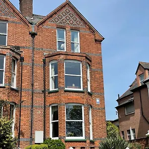 **** Guest house The Raffles United Kingdom