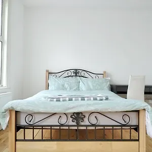  Guest house Cosy Near Canary Wharf & The O2 United Kingdom
