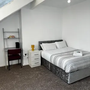  Capsule hotel Le Crescent Rooms, United Kingdom